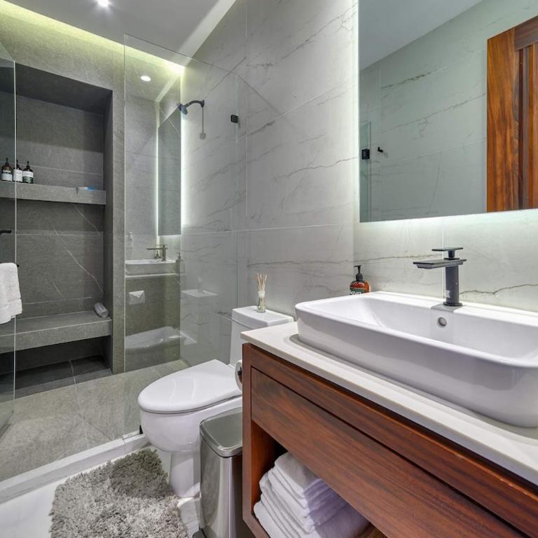 Amazing 2BR Apt -Private Balcony - Rooftop Pool - Casa - 22