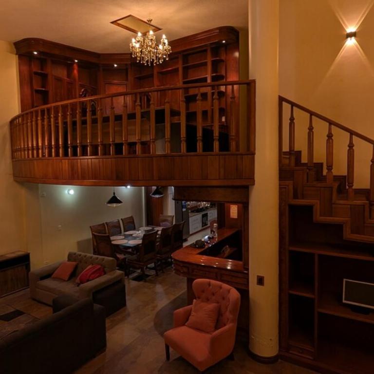 Luxury House - Jacuzzi - BBQ - 15 min to Airport - Six-Bedroom House - 19