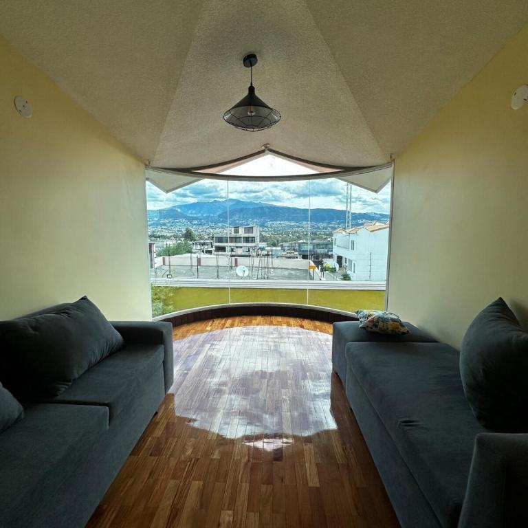 Luxury House - Jacuzzi - BBQ - 15 min to Airport - Six-Bedroom House - 39