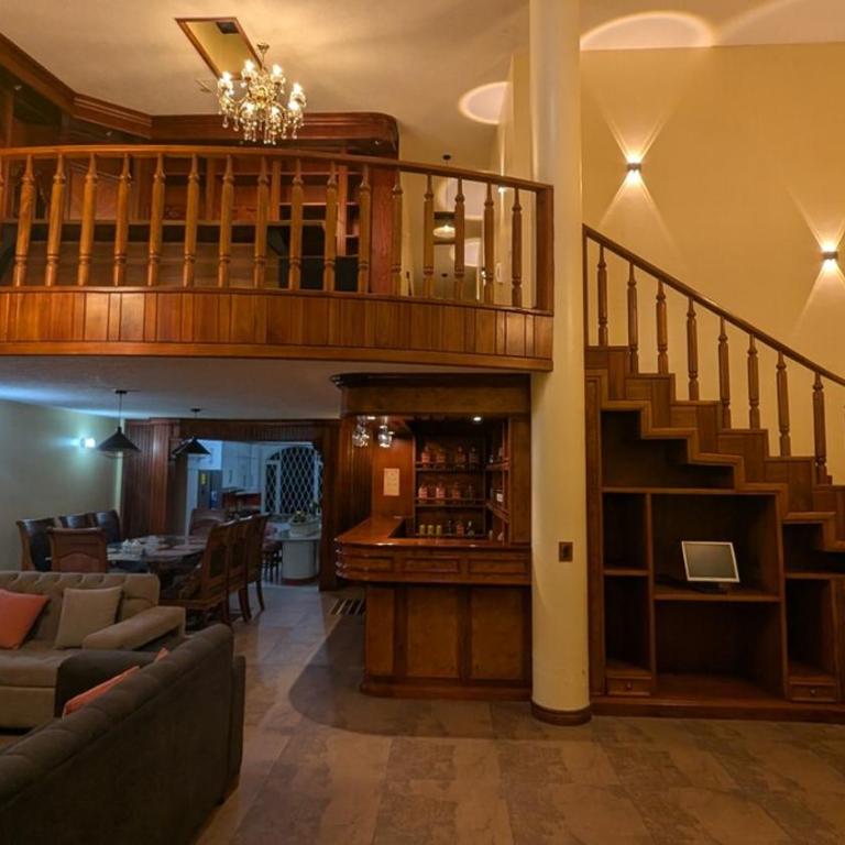 Luxury House - Jacuzzi - BBQ - 15 min to Airport - Six-Bedroom House - 51