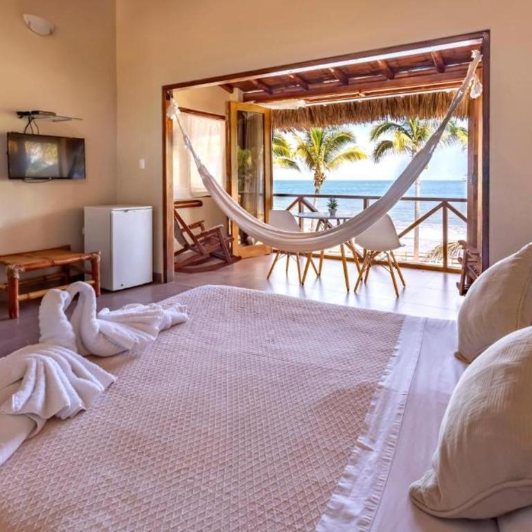 Casa de Playa Bungalows & Restaurant - Deluxe Room - 2