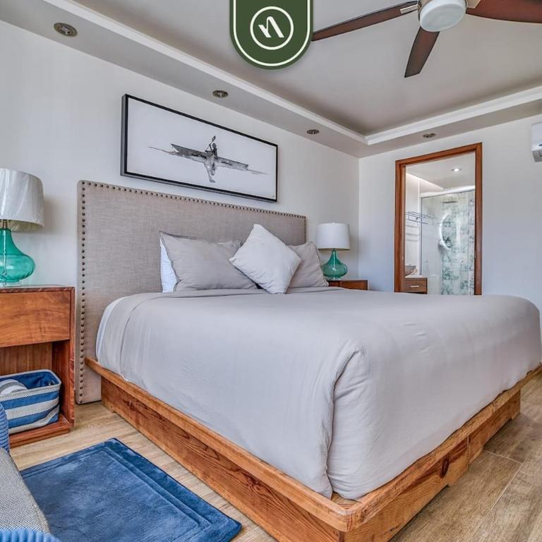 3BR Condo with Private Balcony - Pool - Marina - Vacation Home - 1
