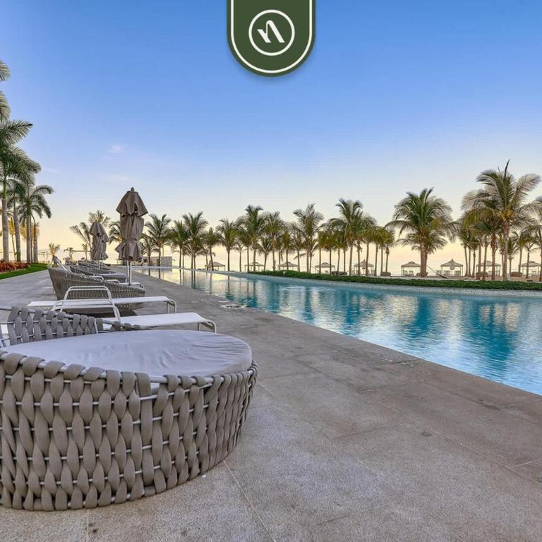 Stunning Oceanview Two Story Condo - Beach - Gym - Casa - 5