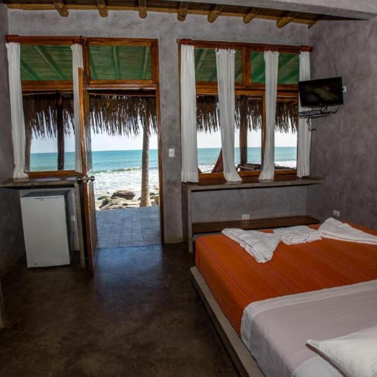 Casa de Playa Bungalows & Restaurant - Classic Quadruple Room - 4