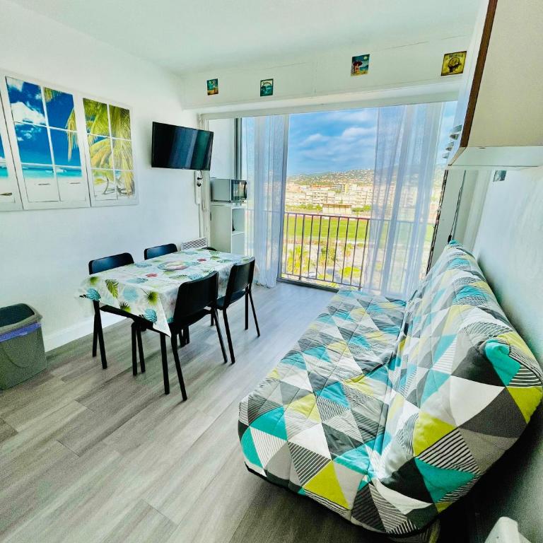 Studio Cabine climatisé avec parking Vue Panoramique Stade Marché - Appartamento con 1 Camera da Letto - 1