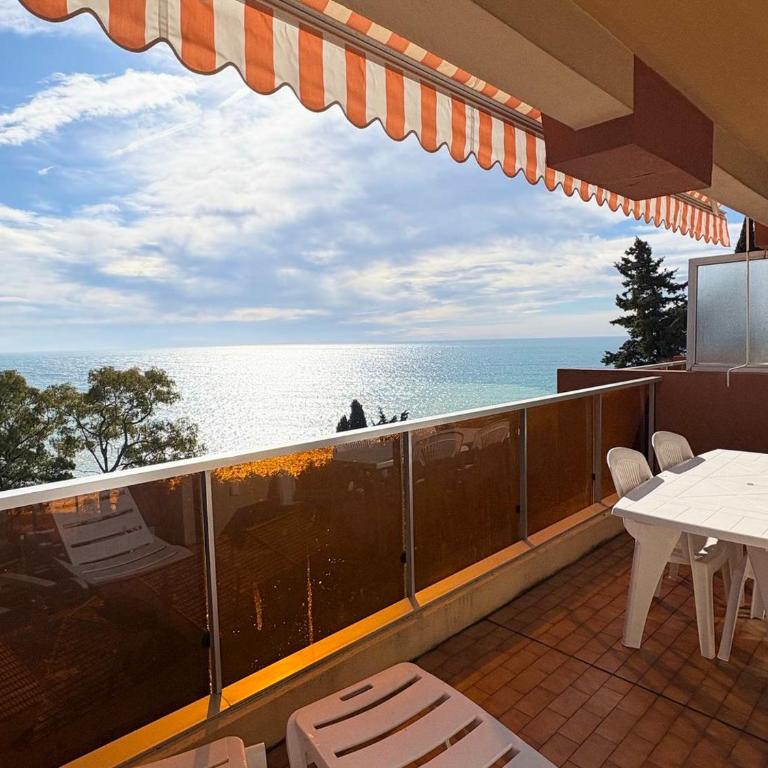 Appartement pour 8 pers. avec vue mer et Wi-Fi à Roquebrune-Cap-Martin - FR-1-827-26 - Appartement - 6