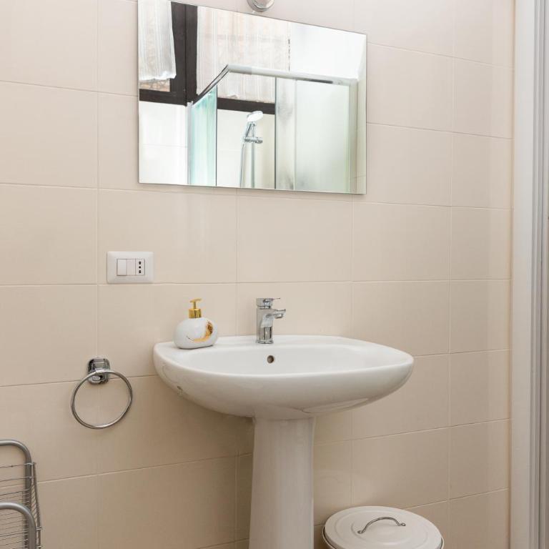 ArtStay Exclusive Apt Near Train Metro, Parking - Appartamento con 1 Camera da Letto - 12