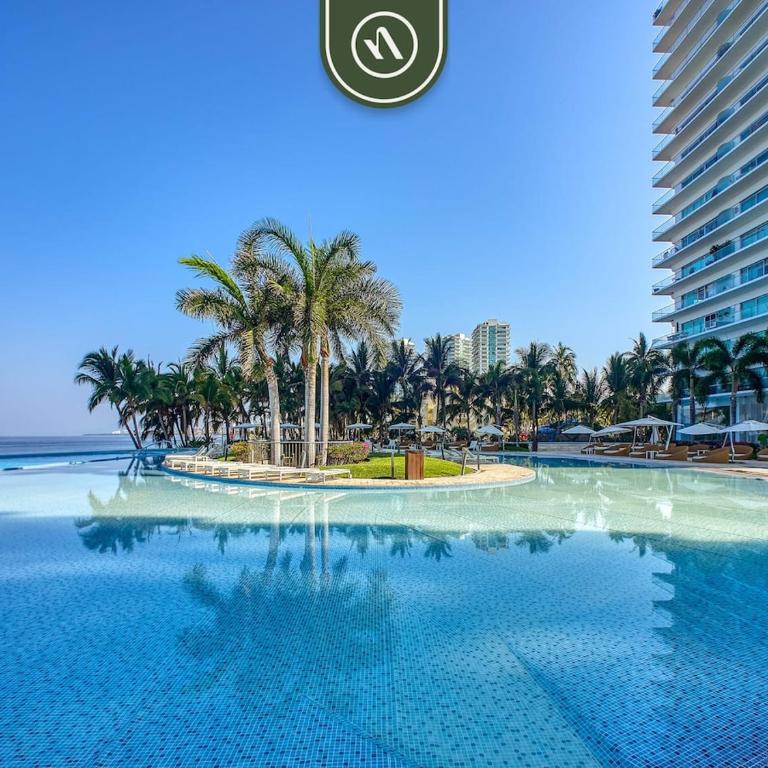Luxury Oceanfront 2BR Condo with Private Balcony - Casa - 1