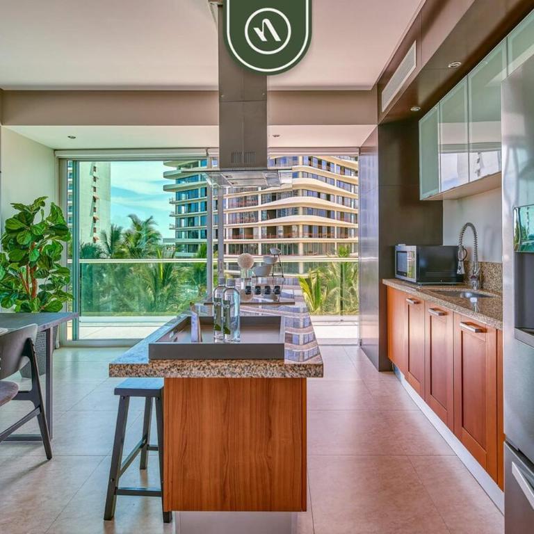 Luxury Oceanfront 2BR Condo with Private Balcony - Casa - 11