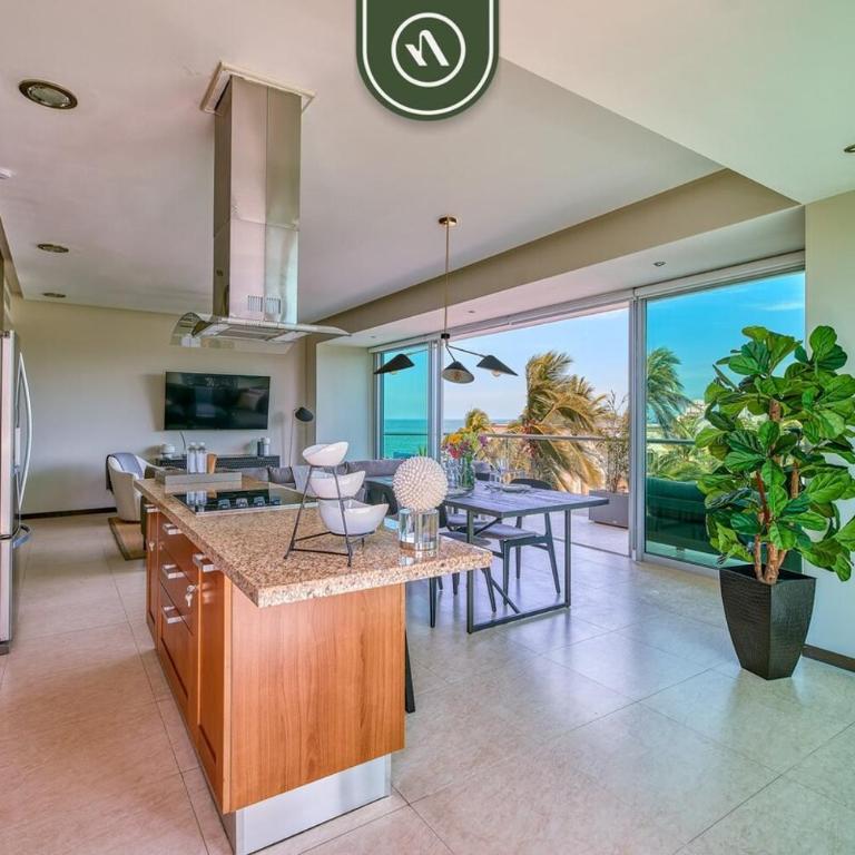 Luxury Oceanfront 2BR Condo with Private Balcony - Casa - 17