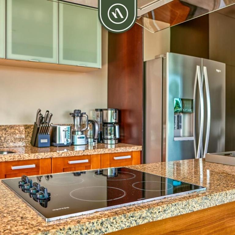 Luxury Oceanfront 2BR Condo with Private Balcony - Casa - 18