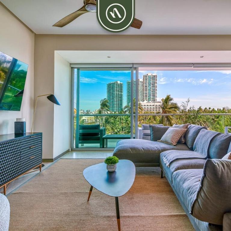 Luxury Oceanfront 2BR Condo with Private Balcony - Casa - 22
