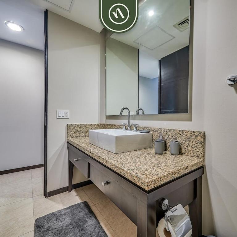 Luxury Oceanfront 2BR Condo with Private Balcony - Casa - 28