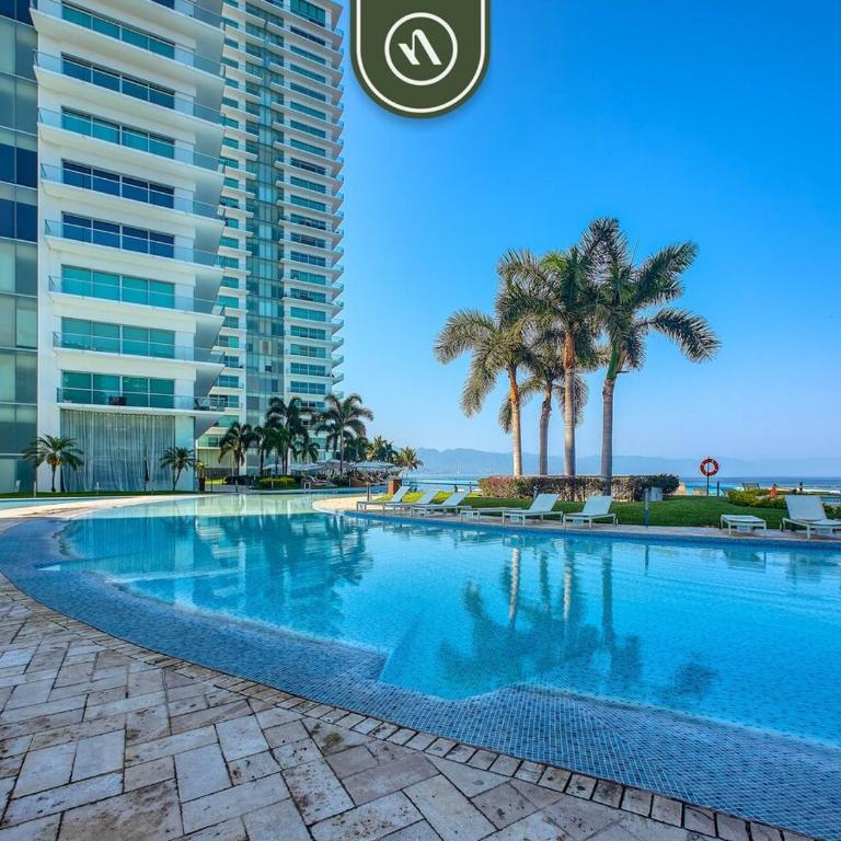 Luxury Oceanfront 2BR Condo with Private Balcony - Casa - 36
