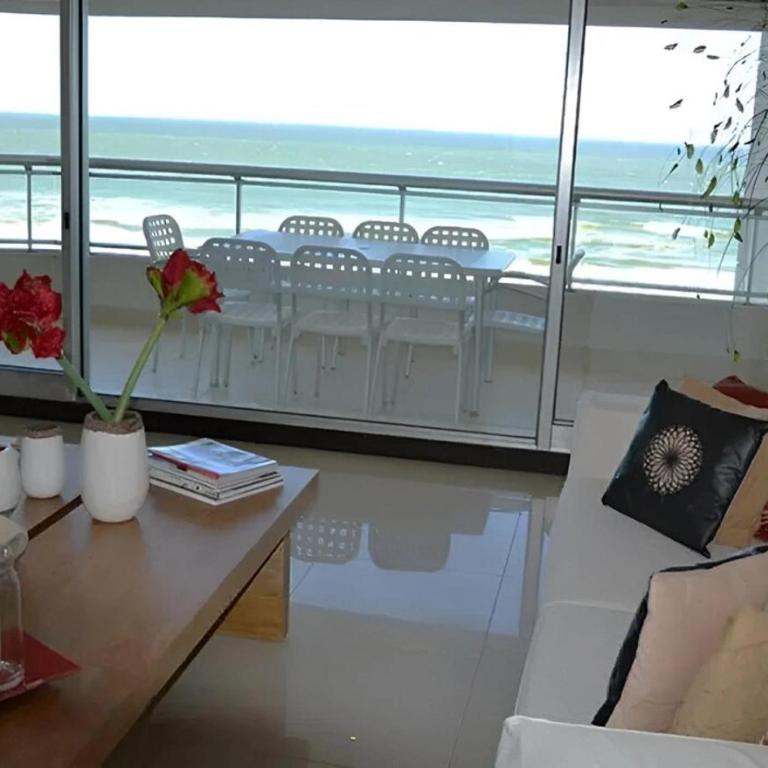Moderno Apartamento Lujoso Frente a la Mejor Playa - Apartamento - 2