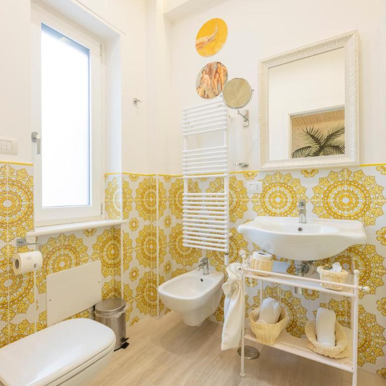 Aurum Pompei Suites - Camera Matrimoniale Deluxe con Balcone - 3