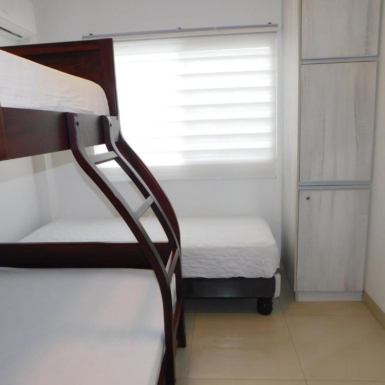 Casa Florencia gran piscina - Three-Bedroom House - 11