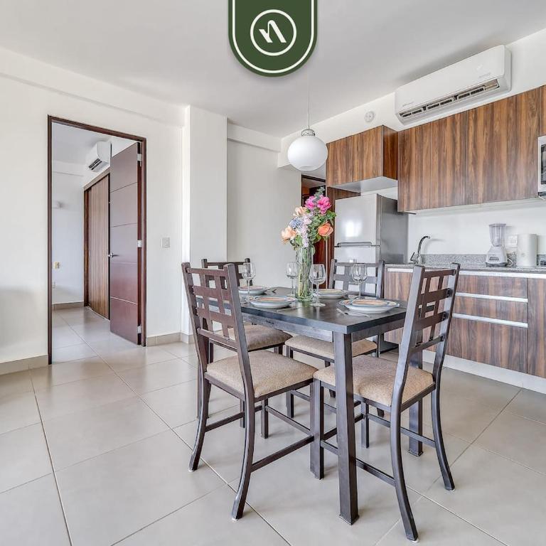 2BR Condo with Private Terrace - Near to the Beach - Casa - 5