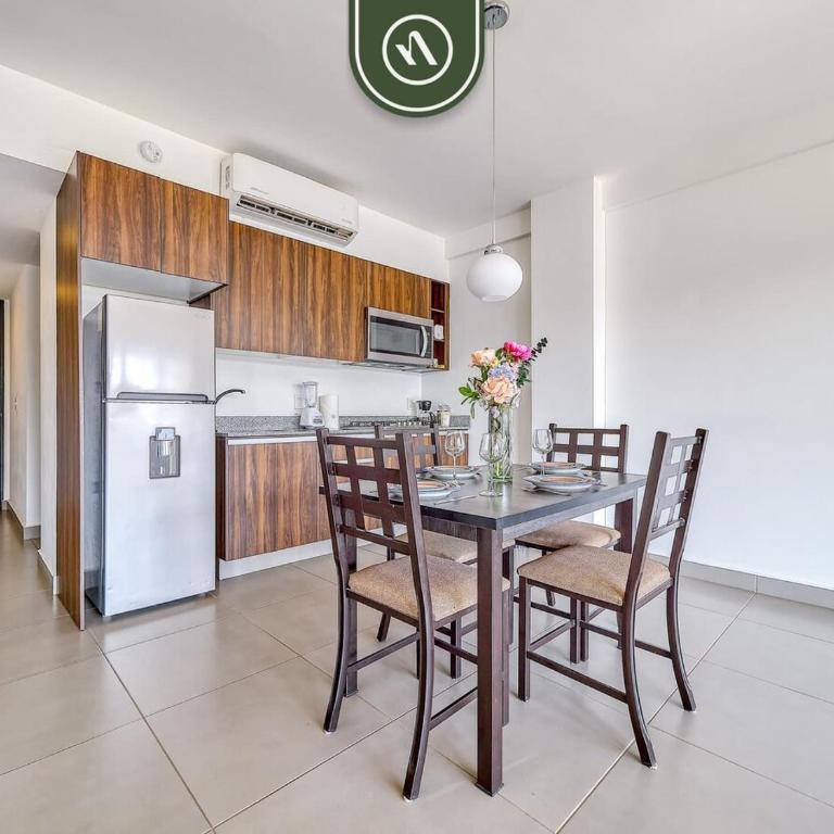 2BR Condo with Private Terrace - Near to the Beach - Casa - 18