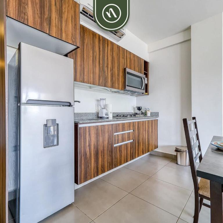 2BR Condo with Private Terrace - Near to the Beach - Casa - 21