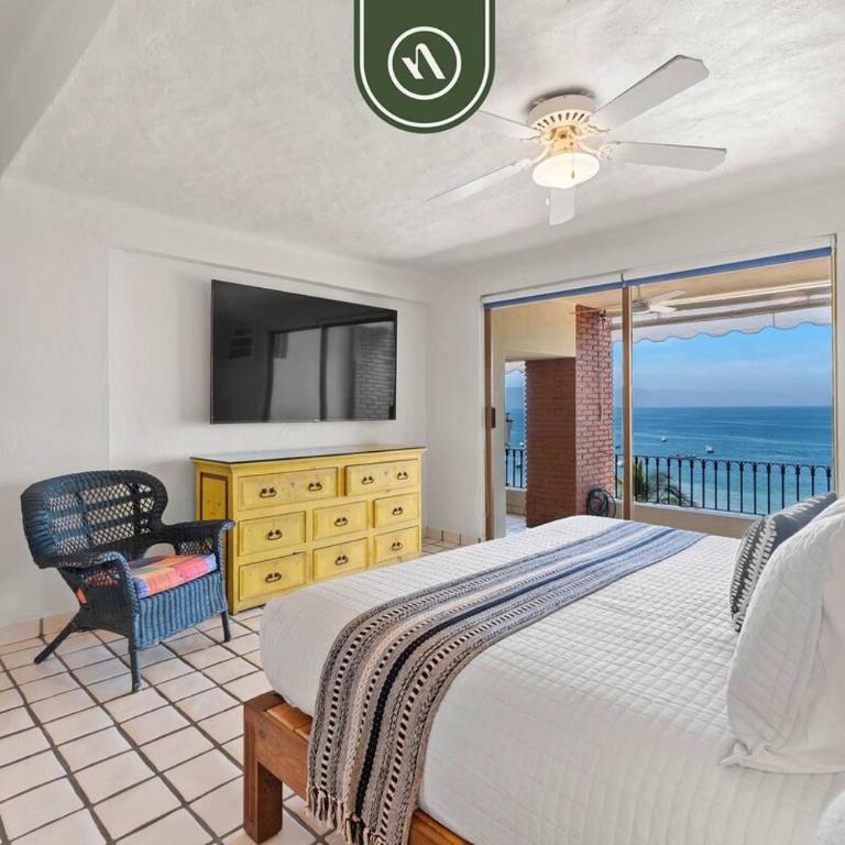 Beachfront Mexican Styled 3 BR Condo in Downtown - Casa - 12