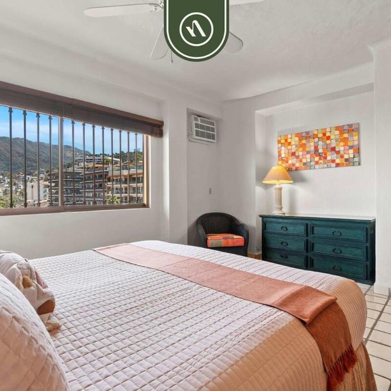 Beachfront Mexican Styled 3 BR Condo in Downtown - Casa - 18