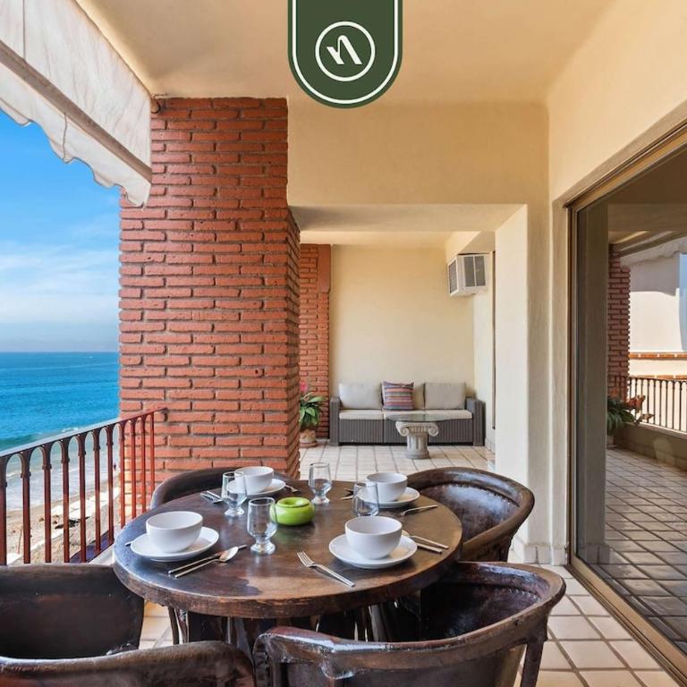 Beachfront Mexican Styled 3 BR Condo in Downtown - Casa - 26