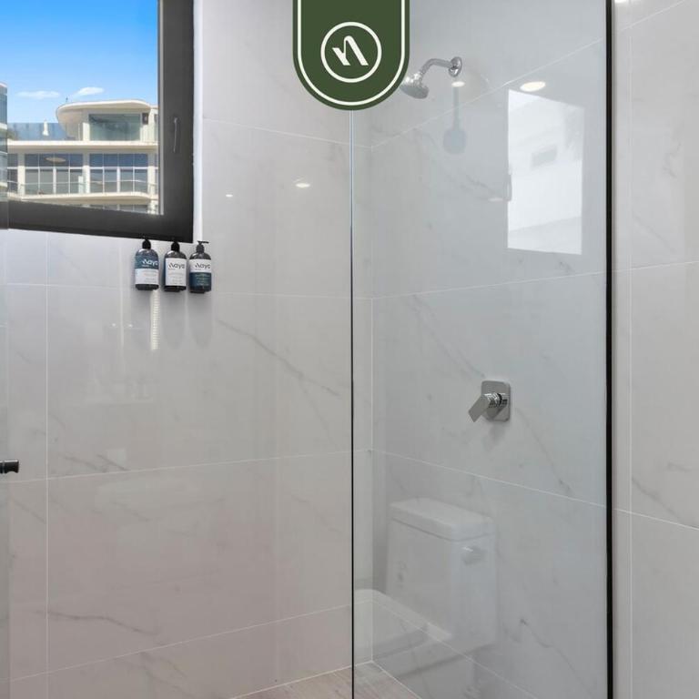 Luxury 2 BR Condo with Dream Pools - Beach - Art - Casa - 29
