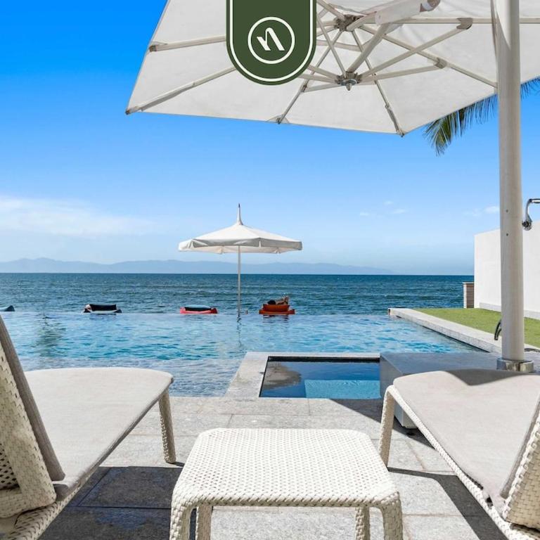 Luxury 2 BR Condo with Dream Pools - Beach - Art - Casa - 32