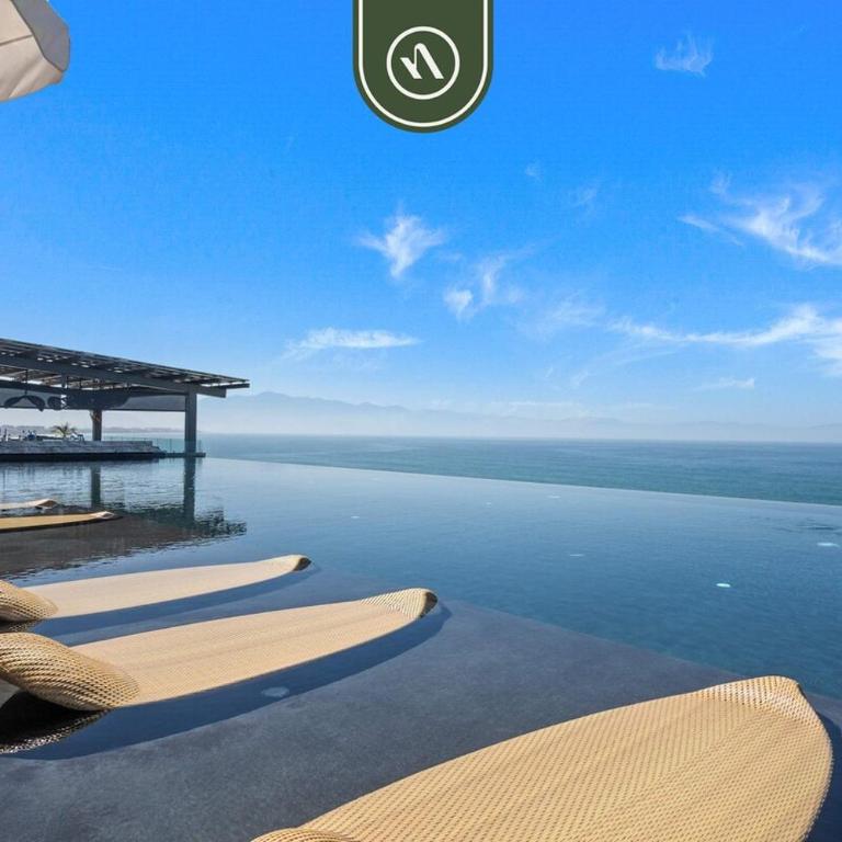 Luxury 2 BR Condo with Dream Pools - Beach - Art - Casa - 38