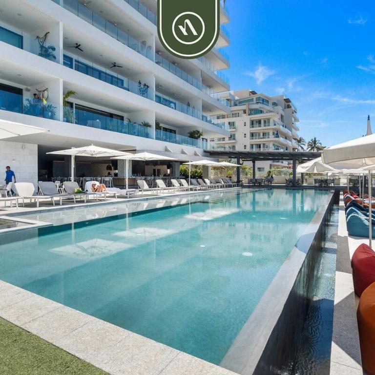 Luxury 2 BR Condo with Dream Pools - Beach - Art - Casa - 40