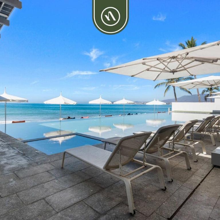 Luxury 2 BR Condo with Dream Pools - Beach - Art - Casa - 44