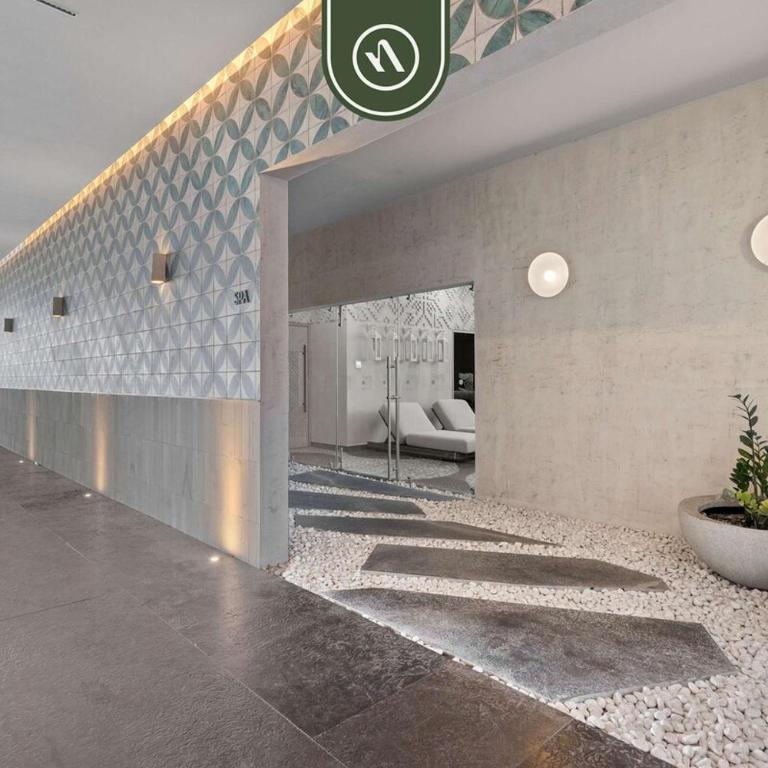 Luxury 2 BR Condo with Dream Pools - Beach - Art - Casa - 49