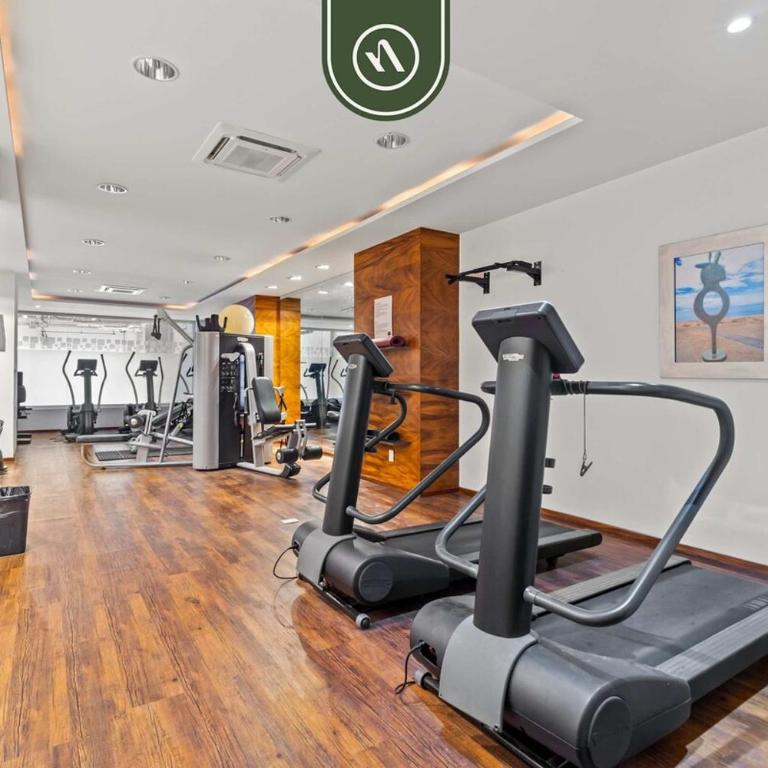 Elegant 2 BR Condo with Amazing Rooftop Pool - Casa - 5