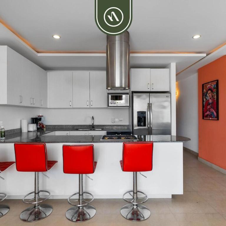 Elegant 2 BR Condo with Amazing Rooftop Pool - Casa - 17