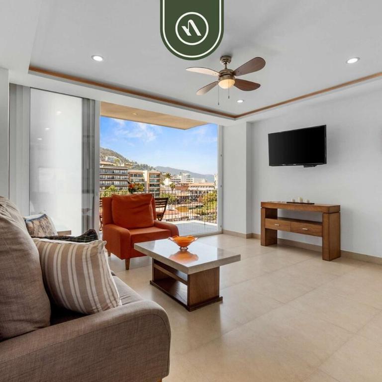 Elegant 2 BR Condo with Amazing Rooftop Pool - Casa - 22