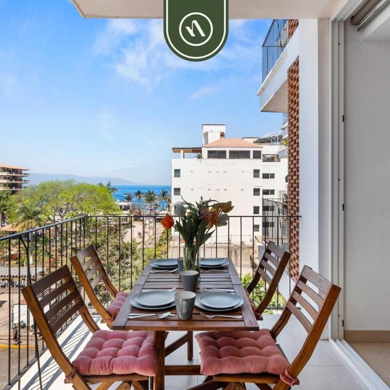 Elegant 2 BR Condo with Amazing Rooftop Pool - Casa - 25