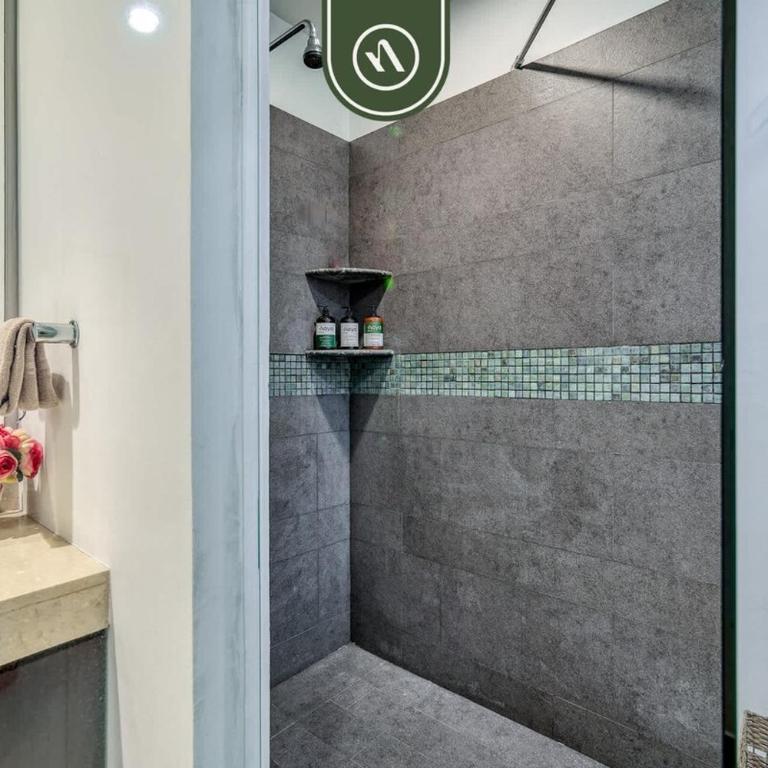 Luxury 2 BR in Romantic Zone - Rooftop Pool - Casa - 29