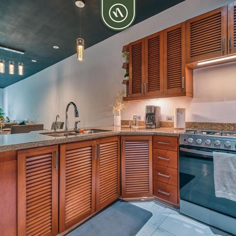 Modern 2BR Condo in Old Town - Private Terrace - Vacation Home - 19