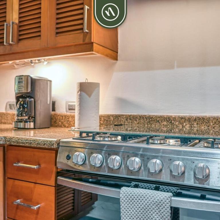 Modern 2BR Condo in Old Town - Private Terrace - Vacation Home - 20