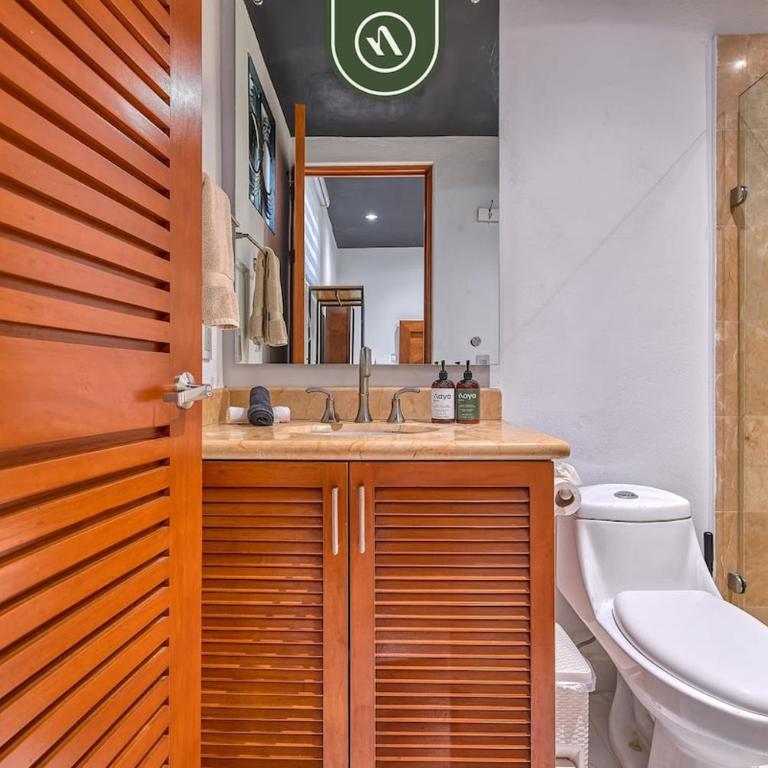 Modern 2BR Condo in Old Town - Private Terrace - Vacation Home - 24