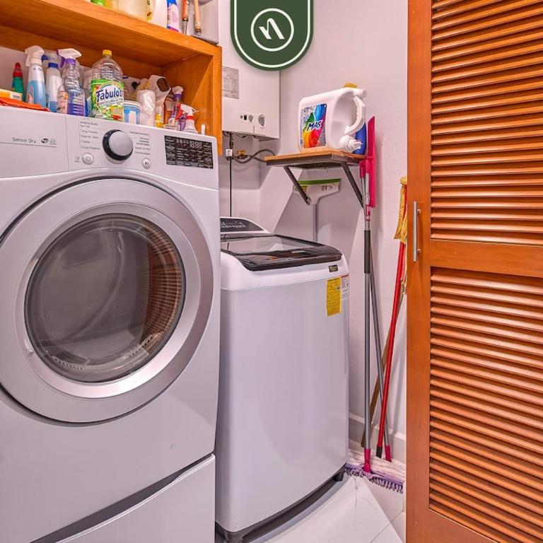 Modern 2BR Condo in Old Town - Private Terrace - Vacation Home - 28