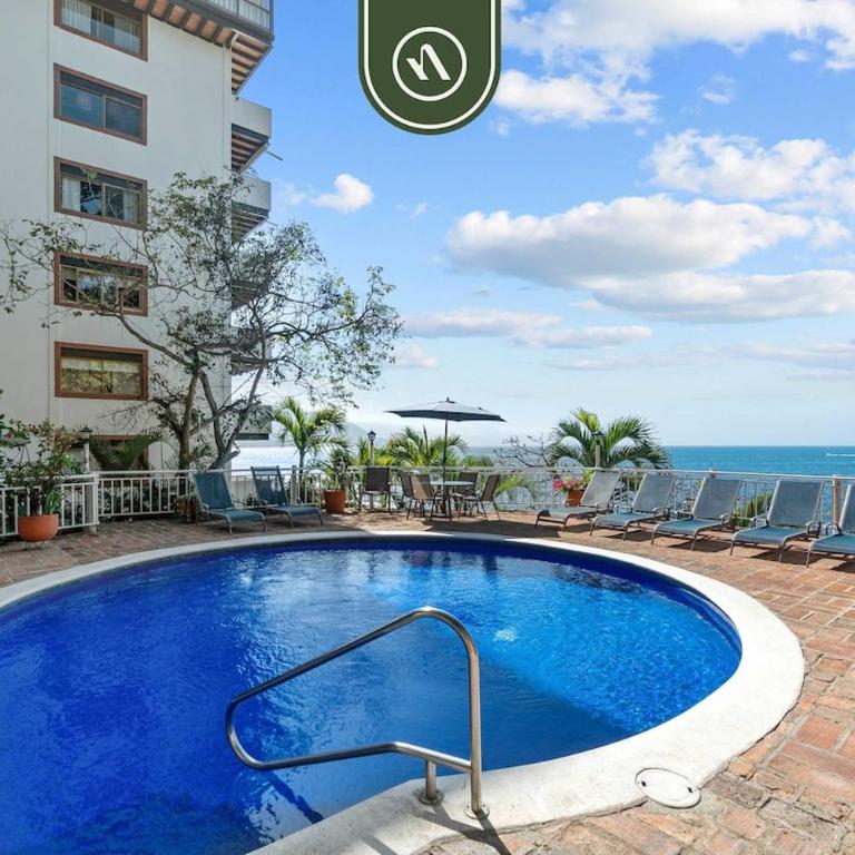 Oceanfront 2 BR Condo with Spectacular View - Pool - Casa - 4