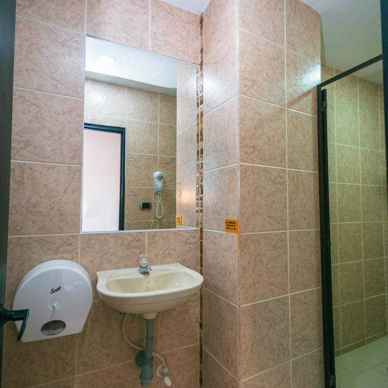 Mandala Medellín Belén By GyC Hotels - Habitación Doble Estándar - 4