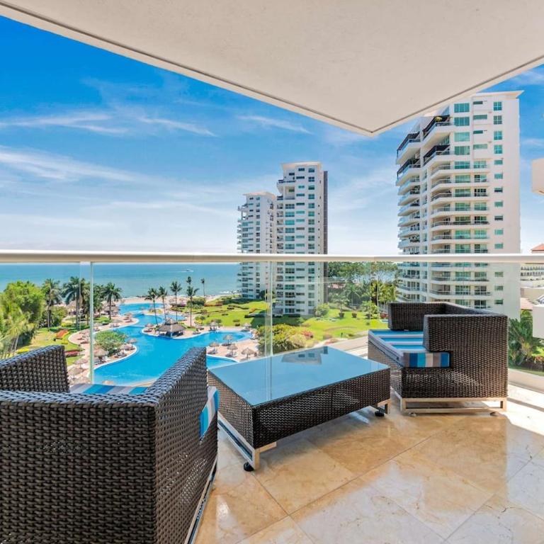 Luxury Oceanfront 4BR Condo - Pool - Ocean View - Casa - 3