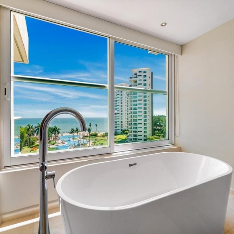 Luxury Oceanfront 4BR Condo - Pool - Ocean View - Casa - 46