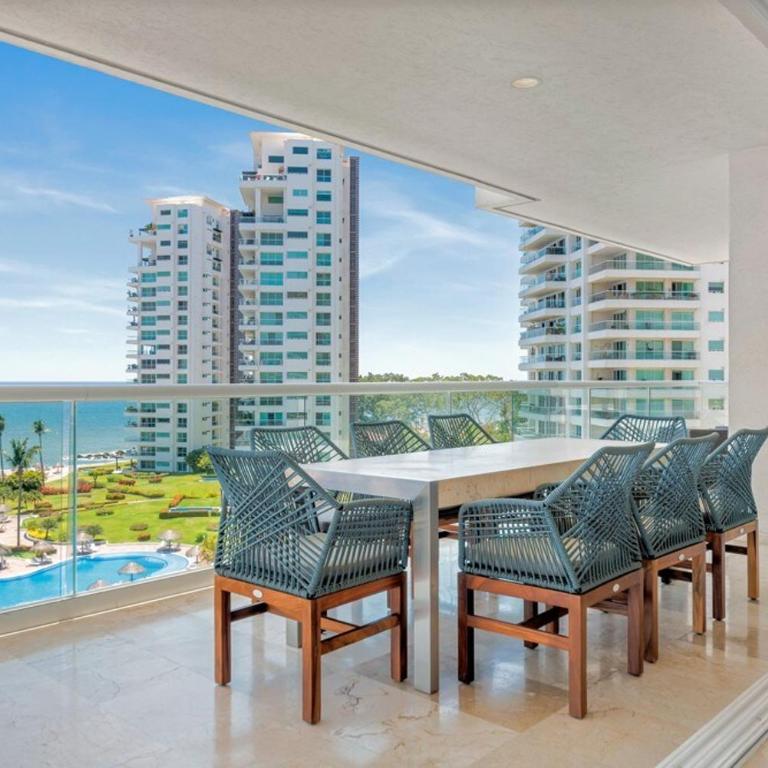 Luxury Oceanfront 4BR Condo - Pool - Ocean View - Casa - 52