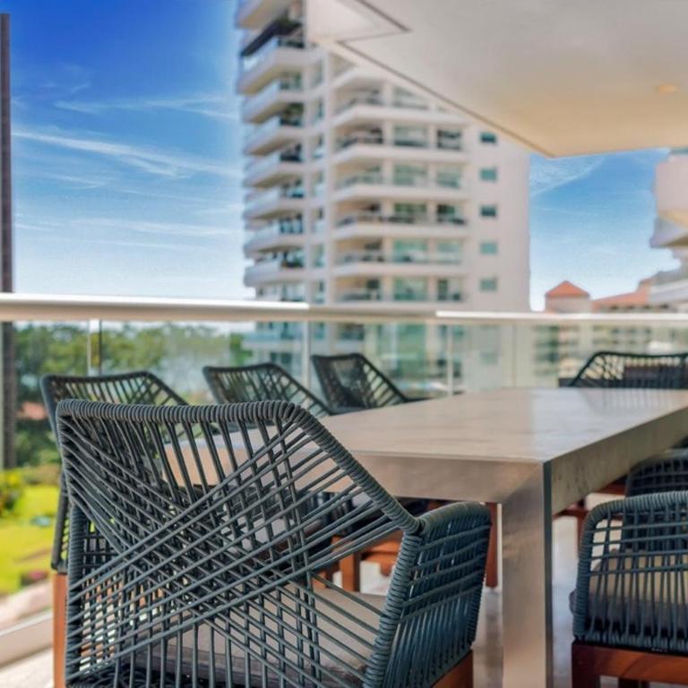Luxury Oceanfront 4BR Condo - Pool - Ocean View - Casa - 57