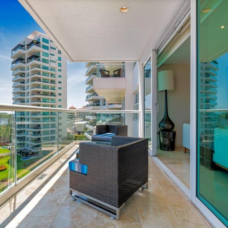 Luxury Oceanfront 4BR Condo - Pool - Ocean View - Casa - 60