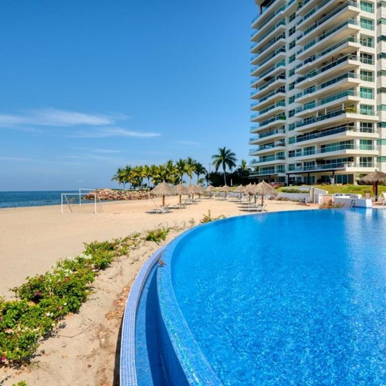 Luxury Oceanfront 4BR Condo - Pool - Ocean View - Casa - 77